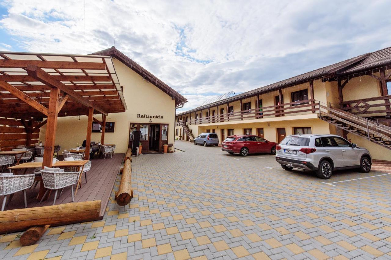 Turciansky Dvor Hotel Martin Buitenkant foto
