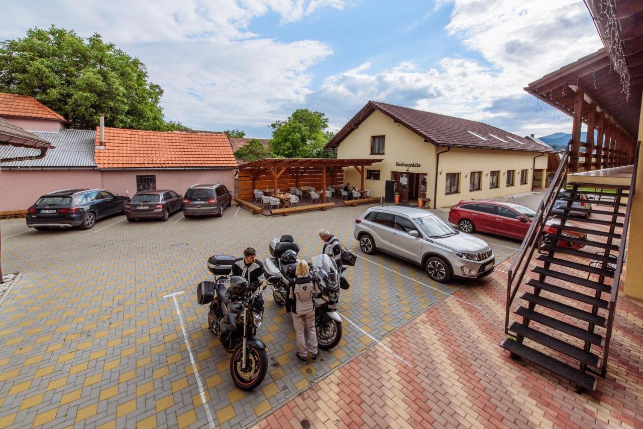 Turciansky Dvor Hotel Martin Buitenkant foto